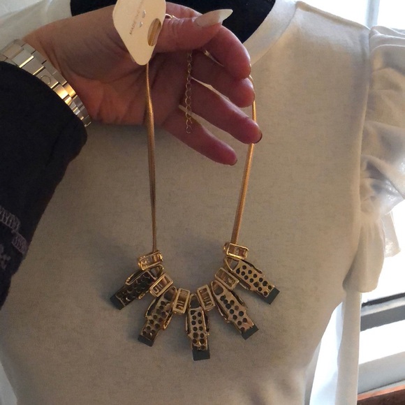 Beautiful green stone statement necklace. - Picture 5 of 5